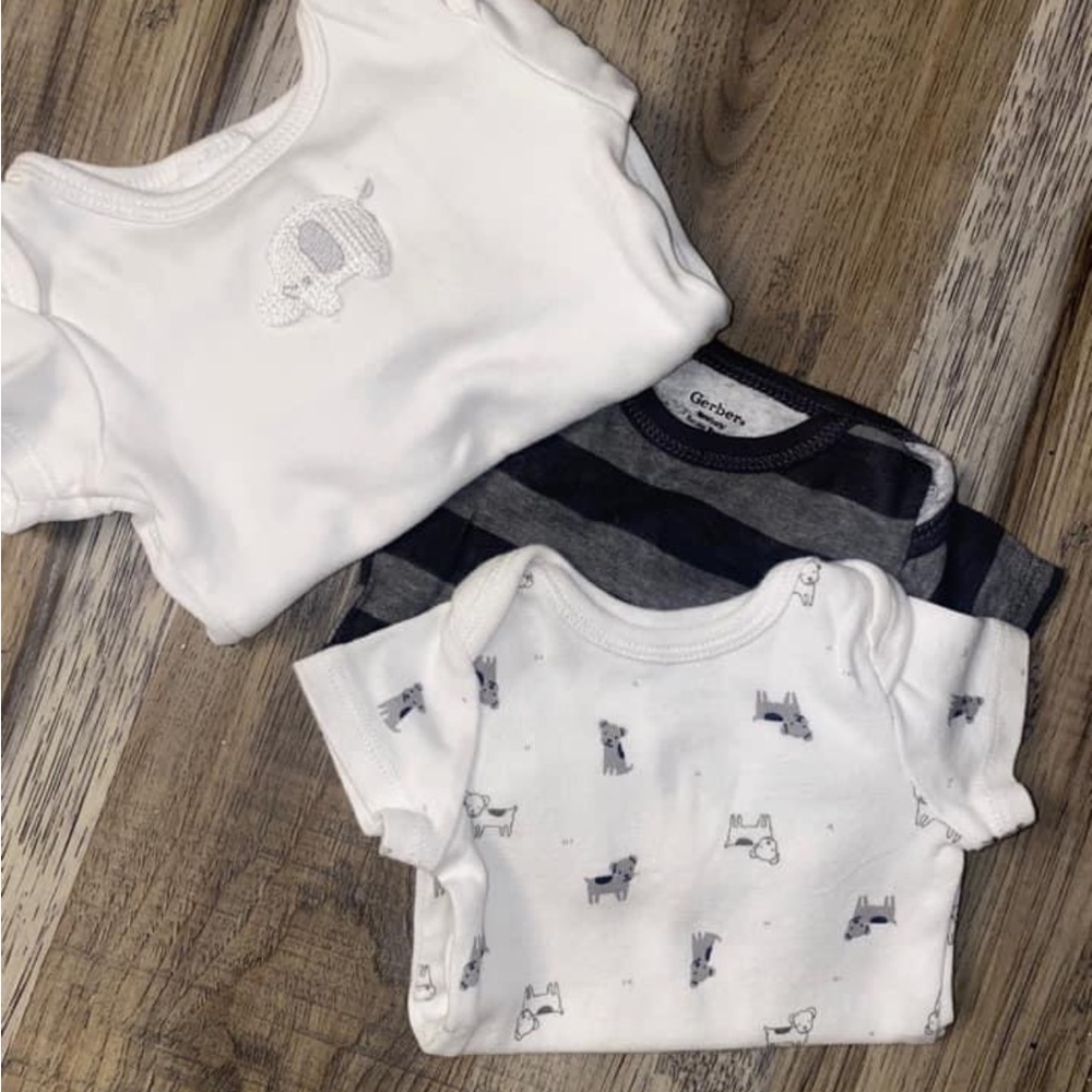 3 newborn onesies